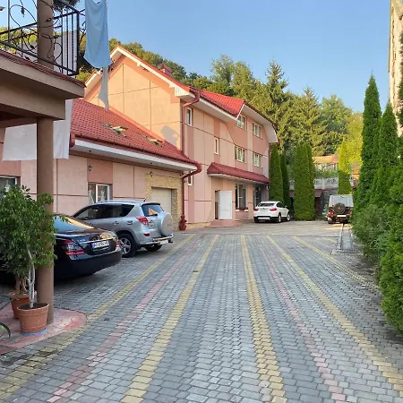 атлант * Khust